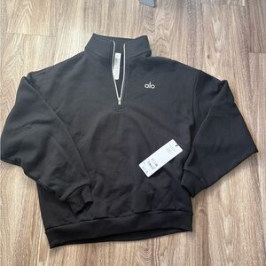 SOLD**Alo Yoga Accolade 1/4 zip pullover with collar
